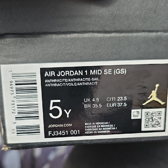 Nike Navy and Pink Floral High-Tops - Picture 10 of 10